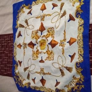 Fves Rocher scarf